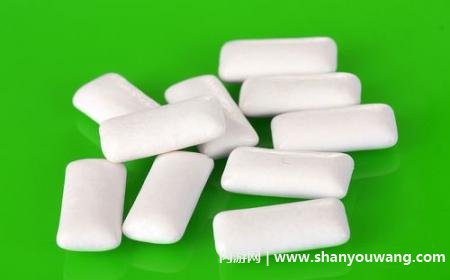 吃口香糖有哪些危害和好处，长期咀嚼对牙齿有害